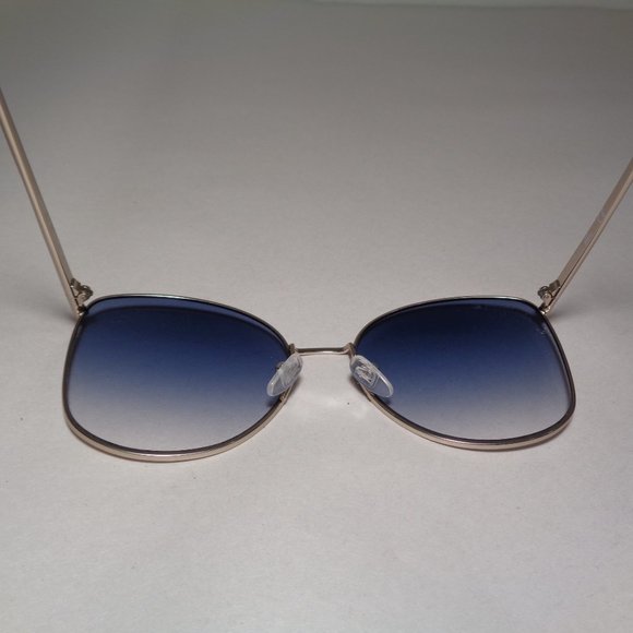 Lacoste L224S Light Gold New Women\'s Sunglasses main image 8